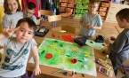 Warsztaty plastyczne inspirowane muzyką klasyczną w klasie 1a