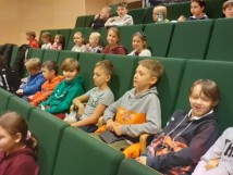 Klasy 4a i 4b w Parku Tradycji na filmie "Mirai"