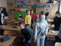 18 marca w klasach młodszych to fantastyczny dzień integracji,którego hasłem przewodnim była…