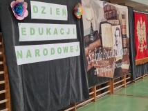 Uroczysty apel z okazji Dnia Edukacji Narodowej