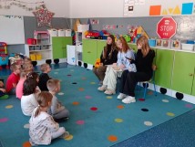 30 listopada grupę "Zajączków" z Przedszkola nr 11 odwiedziły uczennice òsmej klasy, które…