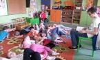MARATON CZYTANIA BAJEK PRZEZ UCZNIÓW SP 11 W PRZEDSZKOLU