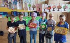 Dzisiaj klasa 2b zakończyła cykl zajęć o warzywach i owocach. W ramach zajęć kulinarnych dzieci…