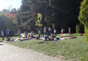 Śniadanie na trawie-jem zdrowo i kolorowo - klasa I D SP 1