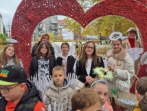 Wolontariusze z SP 11 w Mieście Aniołów.