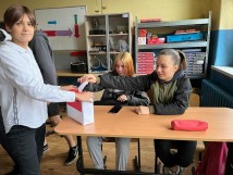 Wybory na przewodniczącego szkoły.