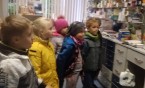 Klasa II b Szkoły Podstawowej nr 4  w Aptece św. Michała