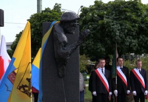 Na pamiątkę Antoniemu Halorowi