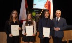 Dyplomy Prezesa Rady Ministrów Wręczone.
