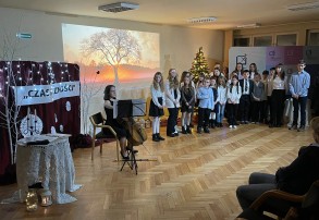 Wieczór z poezją - "Czas wdzięczności" w SP 6