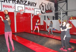Uczniowie SP13 w Jump World