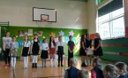 Pierwszy występ Grupy Teatralnej „Antrakt”  działającej w Szkole Podstawowej nr 4