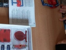 Lekcje nie muszą być nudne! Na technice składamy różne urządzenia, mamy nawet radio FM