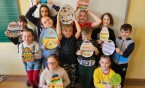 Klasa 3a w nastroju wielkanocnym. Jajka wykonane techniką Ragnoli.
