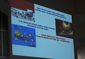 Mundurowi ze Śniadeka Dniu Bezpieczeństwa z Akademią WSB