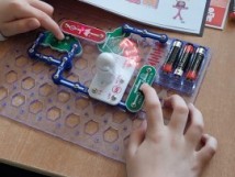 Uczniowie klasy 6 pogłębiali swoją wiedzę z zakresu układów elektrycznych. Cieszymy się, że…