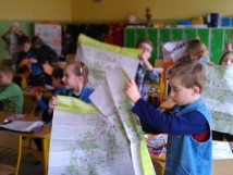 Książeczki Odznaki Krajoznawczej - przekazane uczniom kl. 2"c"