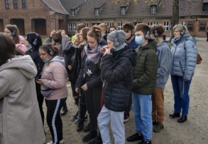 SP 11 - Wycieczka klas ósmych do Miejsca Pamięci i Muzeum Auschwitz-Birkenau