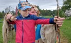 Wycieczka klas pierwszych  ze Szkoły Podstawowej nr 4 do wioski indiańskiej