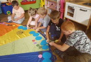 Dzień kropki w SP16