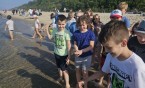 Przywitaliśmy się z morzem, zjedliśmy pyszną kolację, rozlokowaliśmy się w pokojach i już śpimy,…