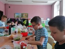 W piątek uczniowie klas 1-3 poznali historię Grecji, a następnie przygotowywali pyszne, zdrowe,…