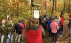 Wycieczka klasy IIa Szkoły Podstawowej nr 4 do Nadleśnictwa Brynek. Poznanie pracy leśniczego.
