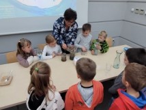 29.11.22r. klasa 1b brała udział w warsztatach o wodzie. Perfekcyjnie przygotowane zajęcia przez…