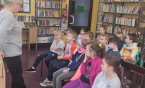 Klasa 1a na lekcji bibliotecznej w Bibliotece Miejskiej.