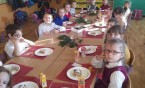 Świąteczne spotkania klasowe pełne uśmiechów, kolęd i życzeń: Wesołych Świąt Bożego Narodzenia!