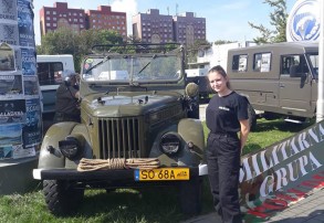 Mundurowi z I LO na Pikniku Militarnym