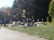 Śniadanie na trawie-jem zdrowo i kolorowo - klasa I D