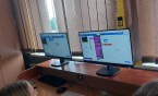 Uczniowie klas 6 rozwijają swoje umiejętności z informatyki