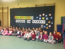 Spotkanie klas I z policjantem