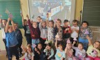 Klasa 1a z królowa Boną wirtualnie zwiedzała Kraków i Wawel. To była ciekawa lekcja.