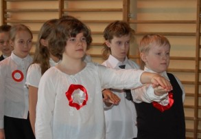 "Nauczmy się na pamięć tego Kraju" - obchody rocznicy uchwalenia Konstytucji 3 Maja w Szkole…