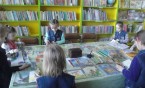 PIERWSZAKI W BIBLIOTECE