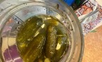Pamiętacie nasze kiszenie ogórków sprzed tygodnia?? Dziś degustacja!! Ogórki są pyszne!!