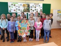 1b świętuje Dzień Drzewa