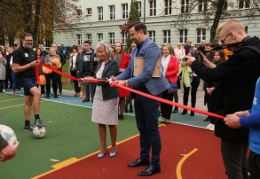 Uroczyste otwarcie boiska wielofunkcyjnego w ZS Nr 3