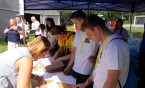 Wolontariusze z ZSOiZ na Pikniku Integracyjnym Osób Niepełnosprawnych