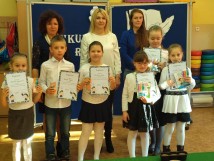 Laureaci szkolnego konkursu recytatorskiego.