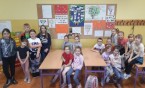 Uczniowie klasy 2b pogłębiają wiedzę o swoich przodkach.