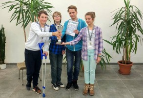 WYGRYWAMY REJONOWE ZAWODY SZKÓŁ GIMNAZJALNYCH i VII KLAS SP W SZACHACH