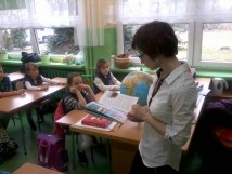 Wyjątkowy gość na zajęciach czytelniczych w klasie 1e.