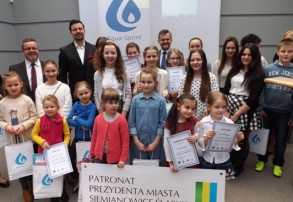 PODRÓŻ DO ŹRÓDŁA - SZCZĘŚLIWY FINAŁ KONKURSU DLA SP 1