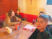 Wyjście  mikołajkowe klas 5b i  6b. Smacznie, miło i świątecznie.