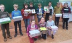 Z cyklu: Lekcje nie muszą być nudne...lektura w pudełku "Kapelusz Pani Wrony". ...Prace dzieci z…