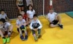 Wolny czas spędzamy na zajęciach sportowych. 4b
