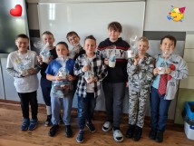 "Dziś jest Wasz dzień, więc świętujcie, ile sił! Niech się spełnią wszystkie Wasze pragnienia,…